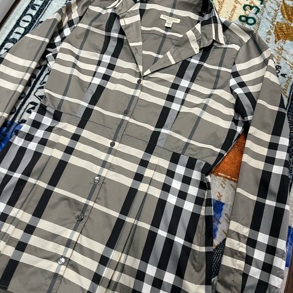 Burberry tunic. Size 10. Like New. - Picture 6 of 8